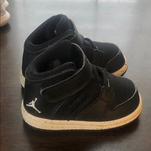 Black baby Jordan’s size 4